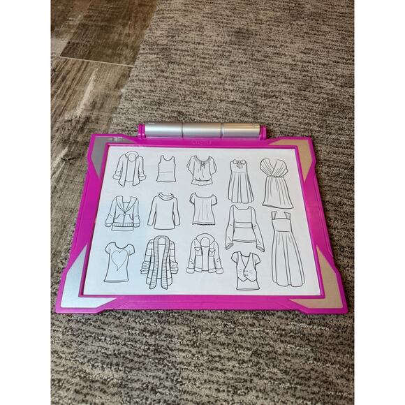 Melissa & Doug Fashion Design and Crayola Light up Tracing Pad. - Picture 5 of 11